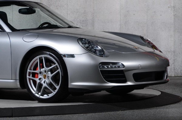 2010 Porsche 911 Carrera S Cabriolet (997.2) – Arctic Silver Metallic - Image 6